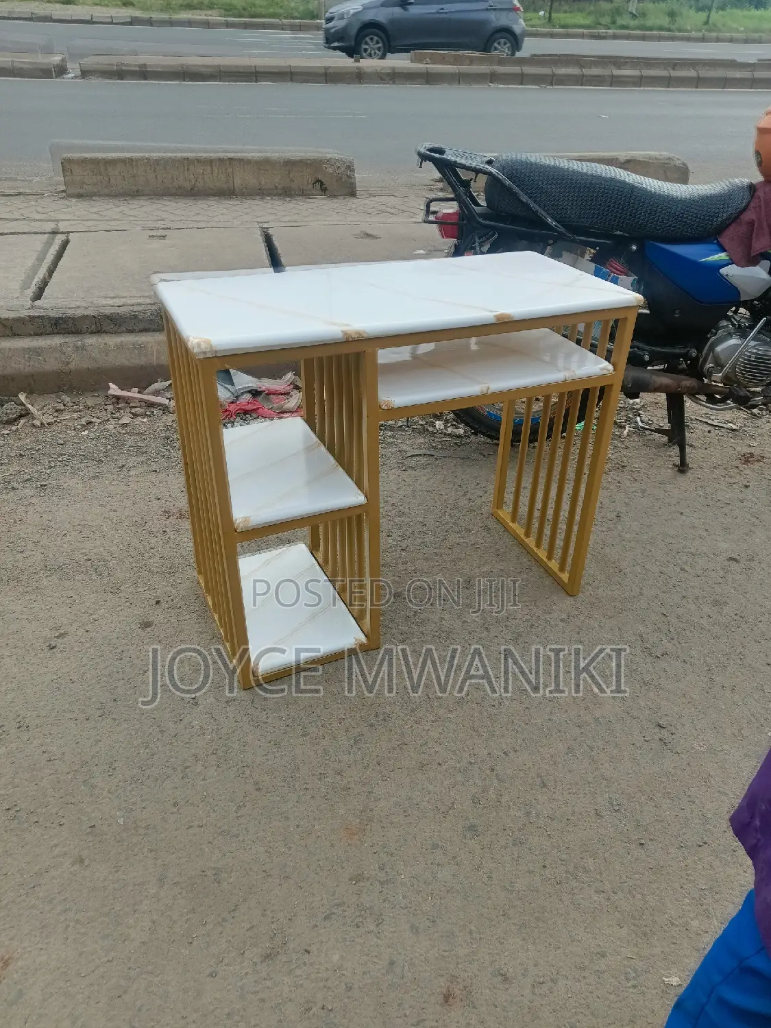 Manicure Marble Table, Gold and White 