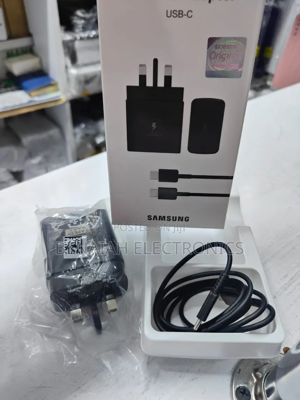 Samsung Charger.45 Watts Fast and Reliable Charger