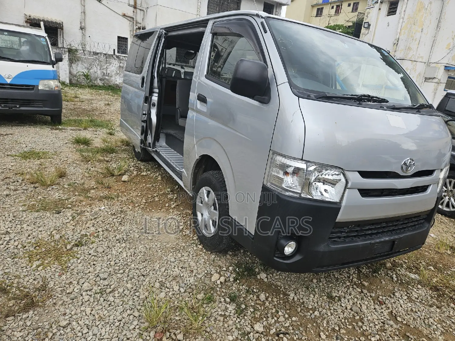Toyota HiAce 2017 Silver