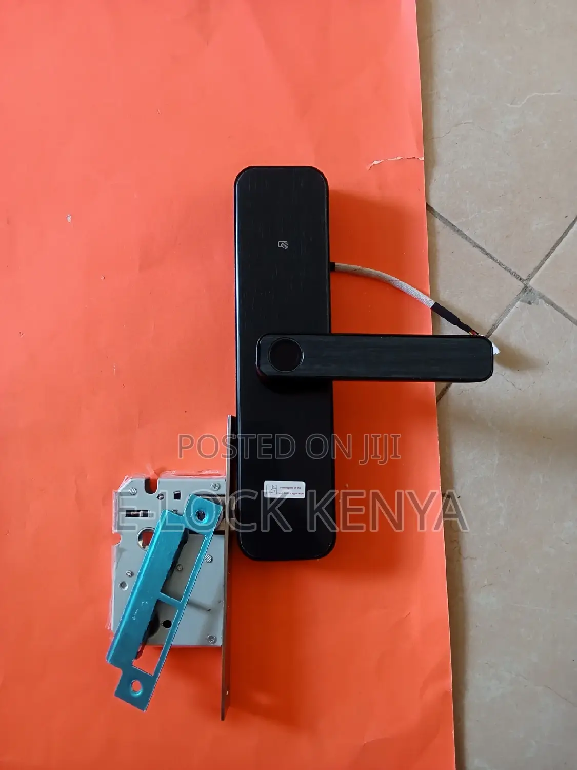 Digital Getaway.Biometric Locks for Secure Sojourns