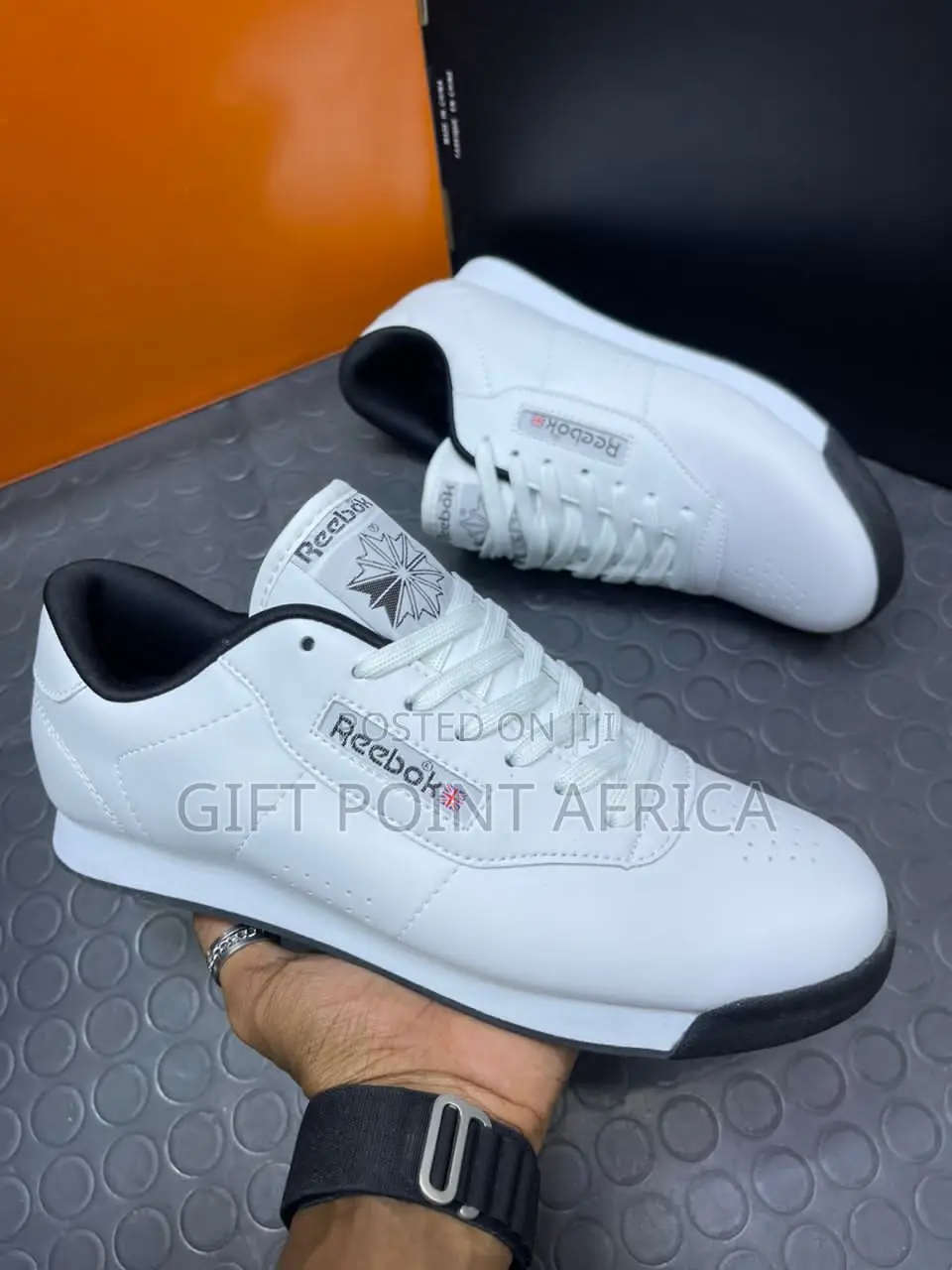 Cacual Reebok Sneakers for Men