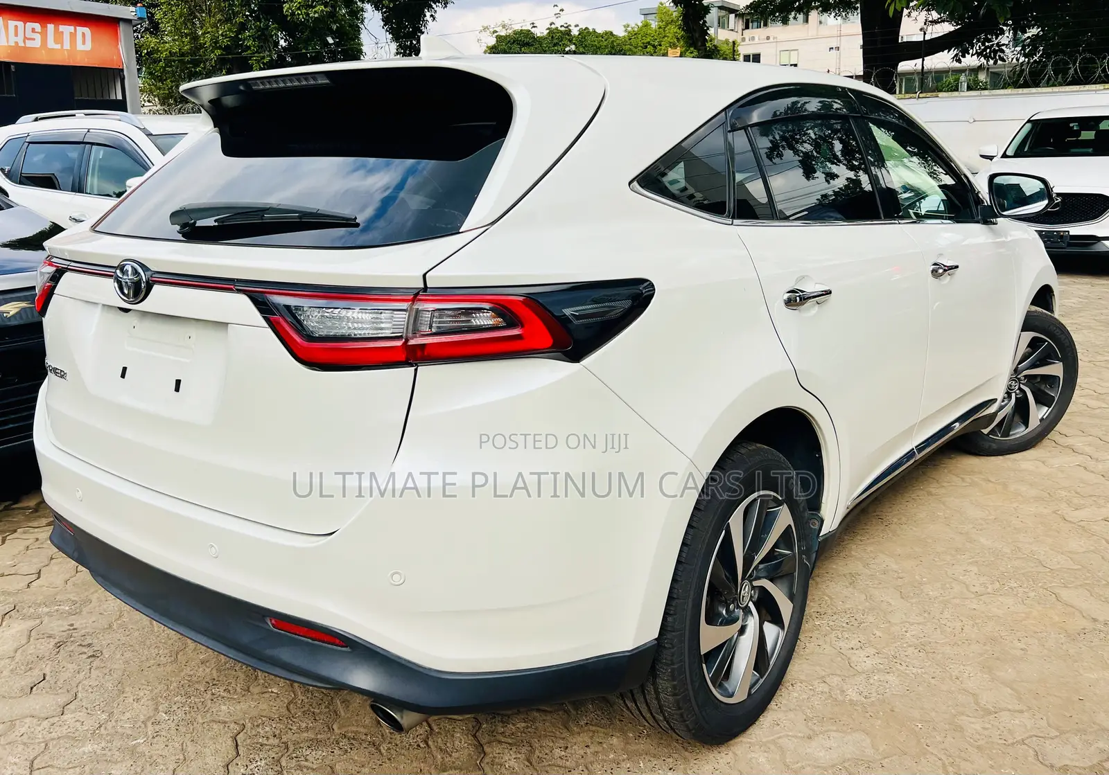Toyota Harrier 2.0 Turbo 4WD 2017 White