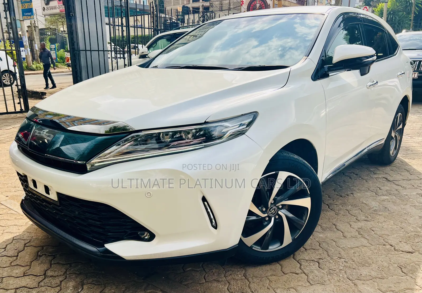 Toyota Harrier 2.0 Turbo 4WD 2017 White