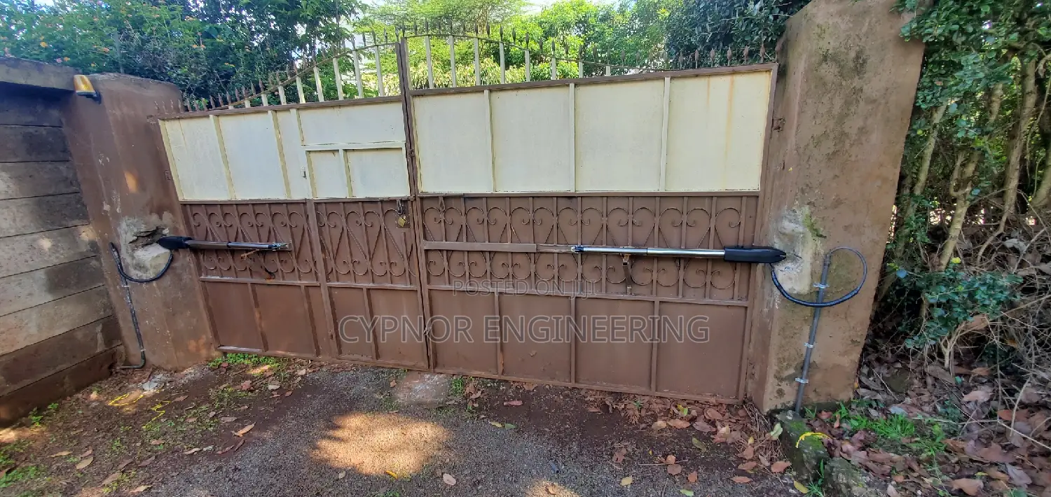 Smart Swing Gate for Easy Access
