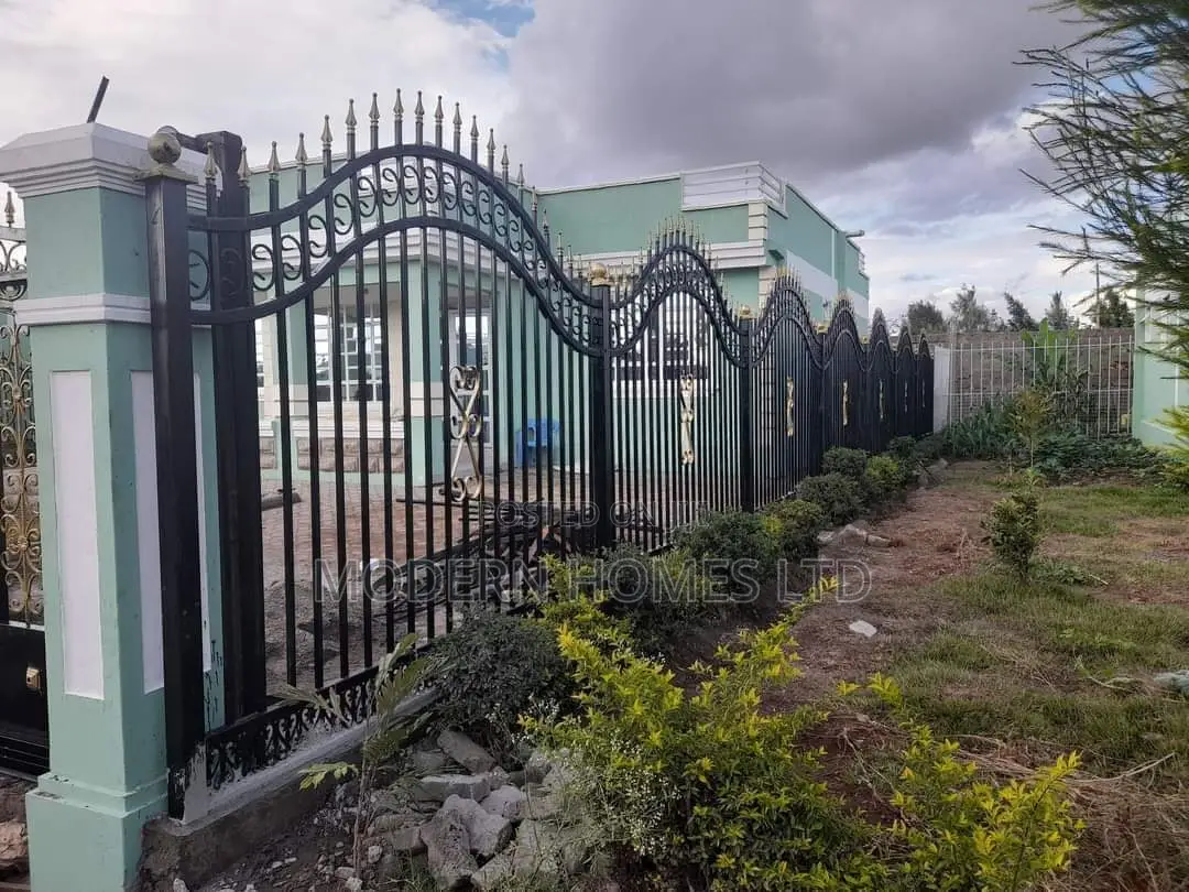 Upgrade Your Outdoor Space With Stylish Fence Grills