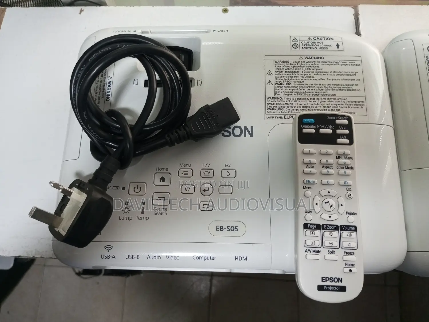 EPSON Projector_-Eb S05,