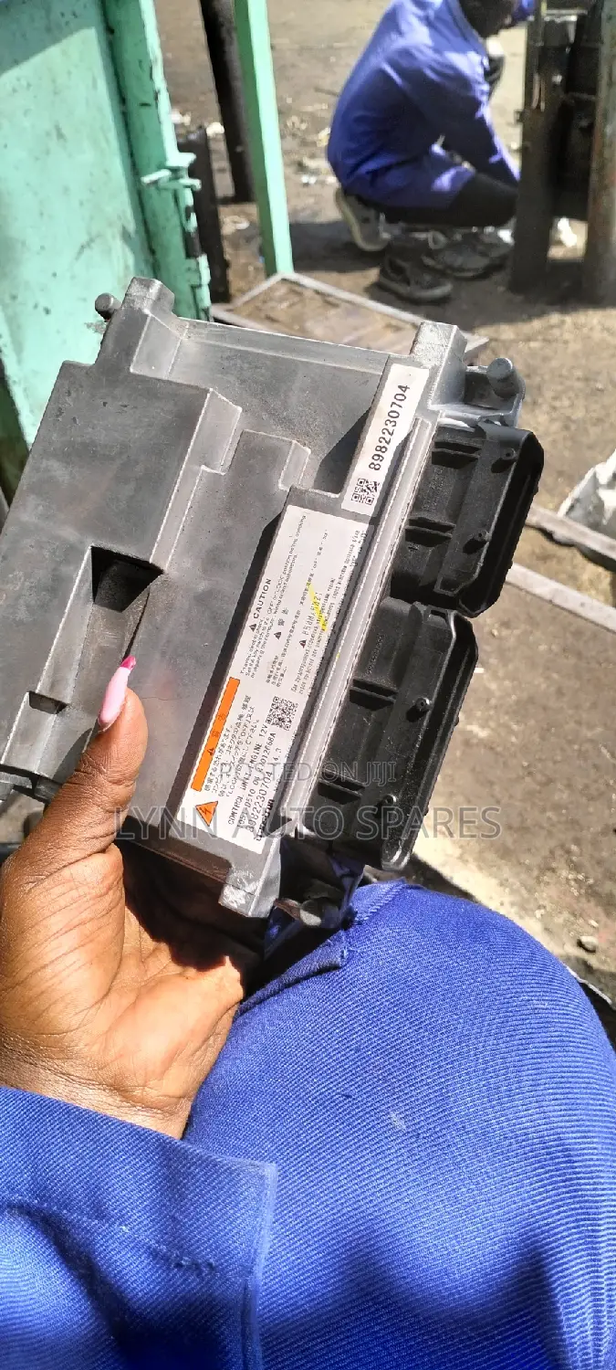 Isuzu DMAX 4JK1 Engine Computer