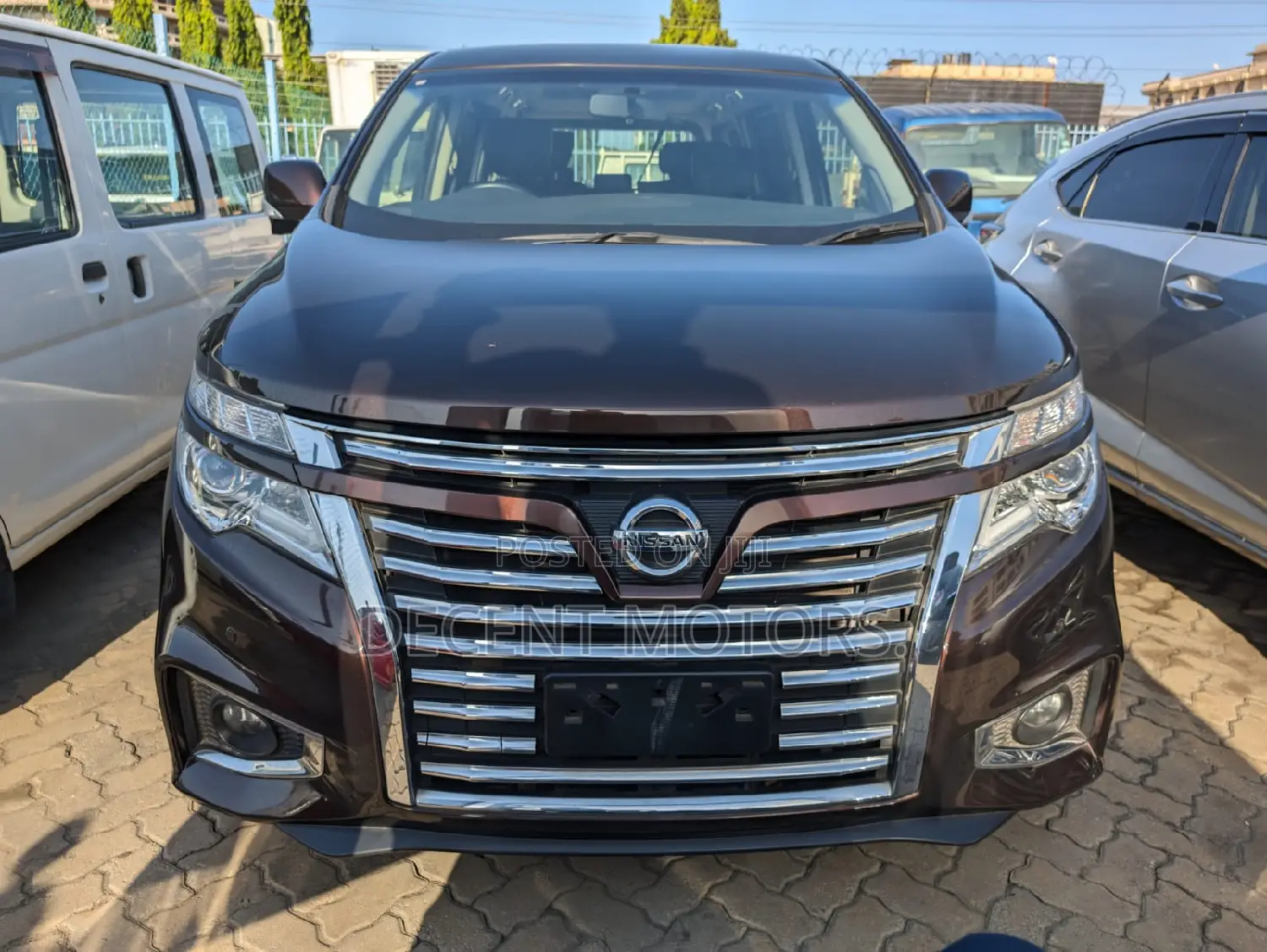 Nissan Elgrand 2018 Brown