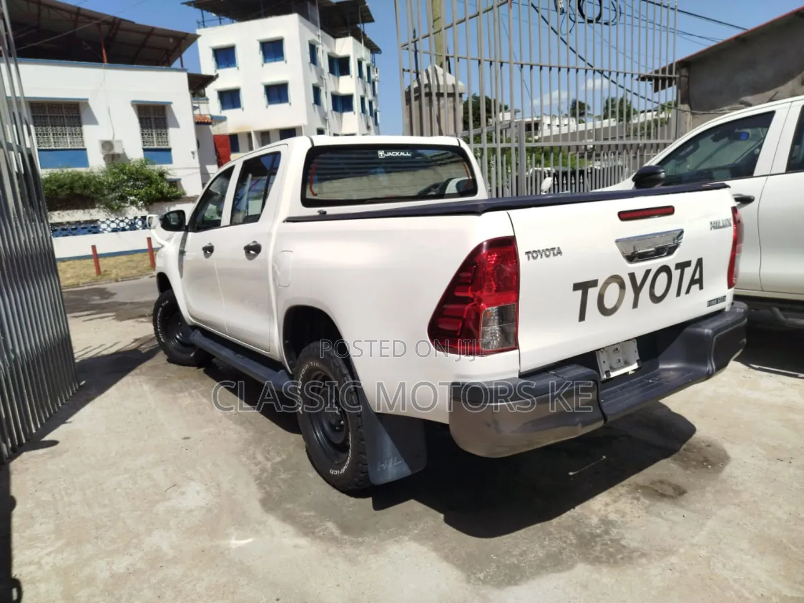 Toyota Hilux 2018 White