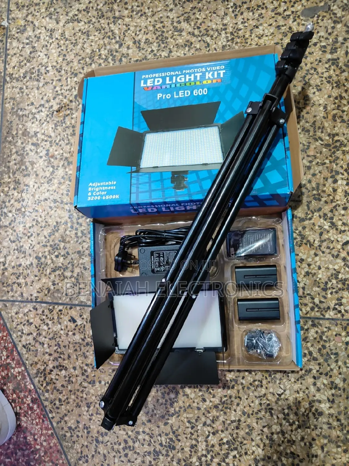 Led Pro 800 Led Light.For Perfect Videos Photography
