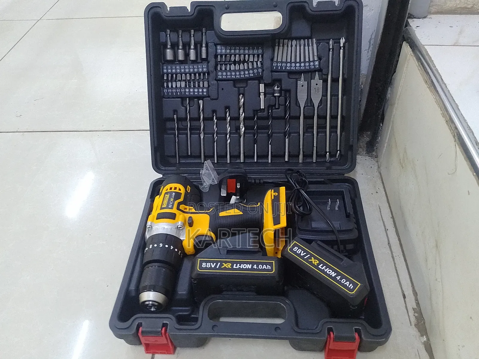 Dewalt 88v Cordless Drill Set With 3 Functions