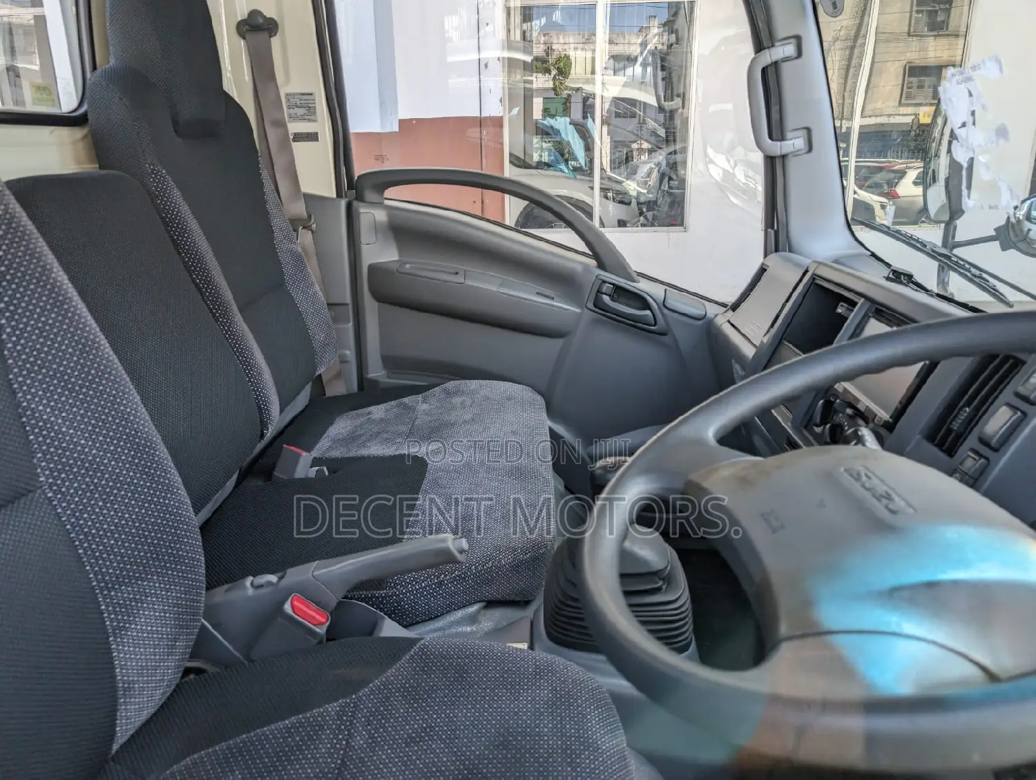 Isuzu ELF Truck 2018 White
