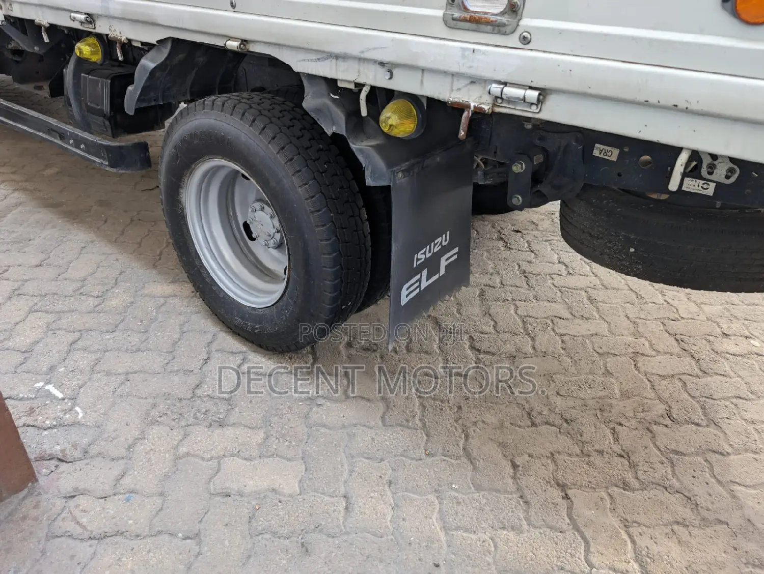 Isuzu ELF Truck 2018 White