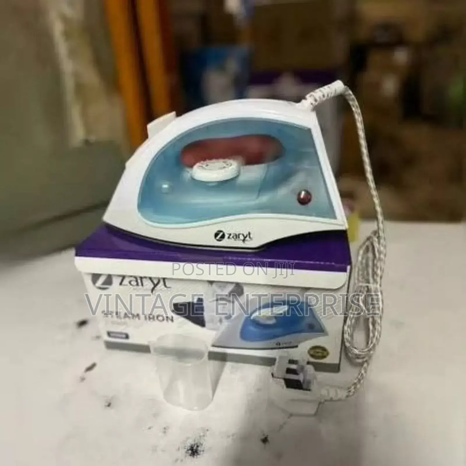 Zaryt Steam and Dry Iron Box With Nonstick Soleplate