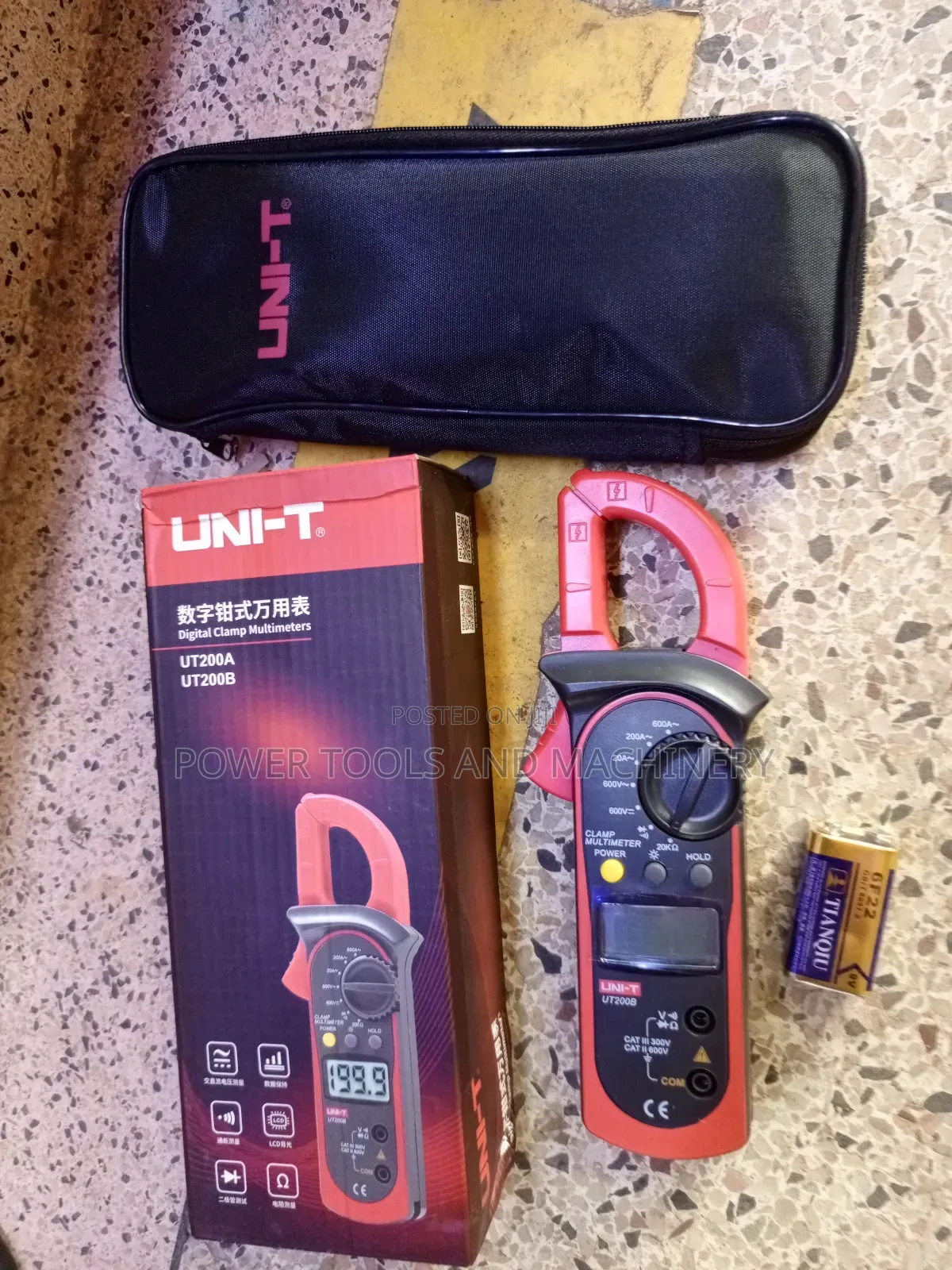 UT200B Digital Clamp Multimeter