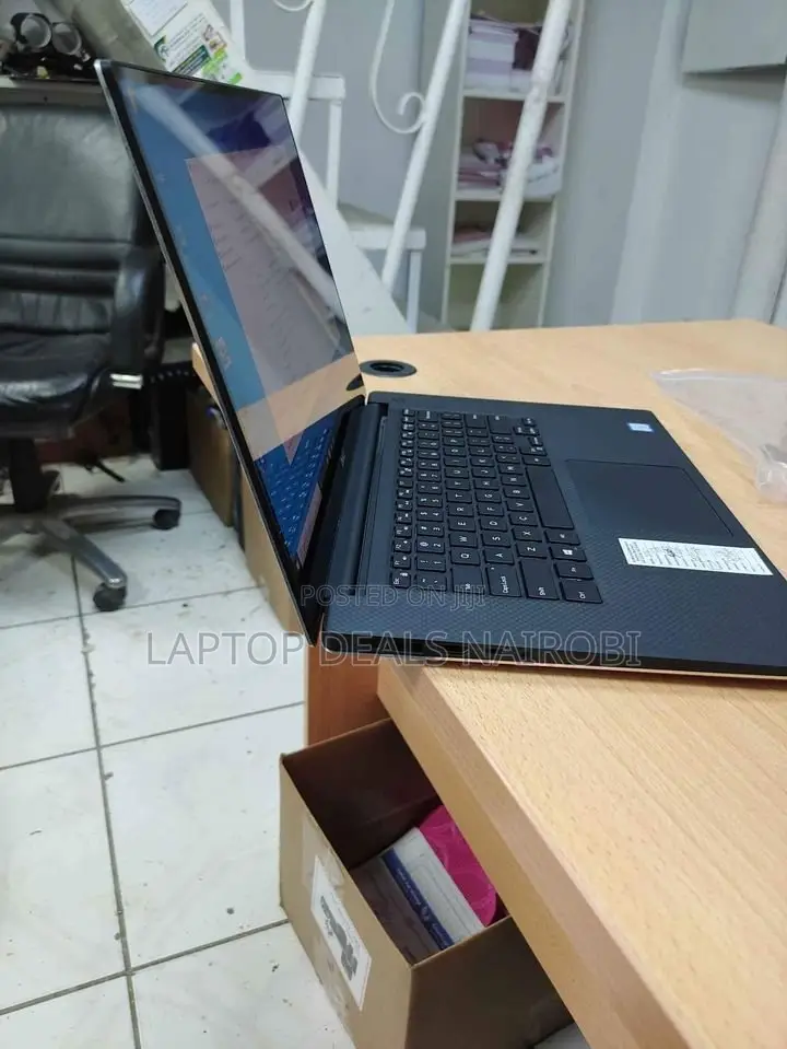 Laptop Dell Precision 5520 8GB Intel Core I7 SSD 512GB