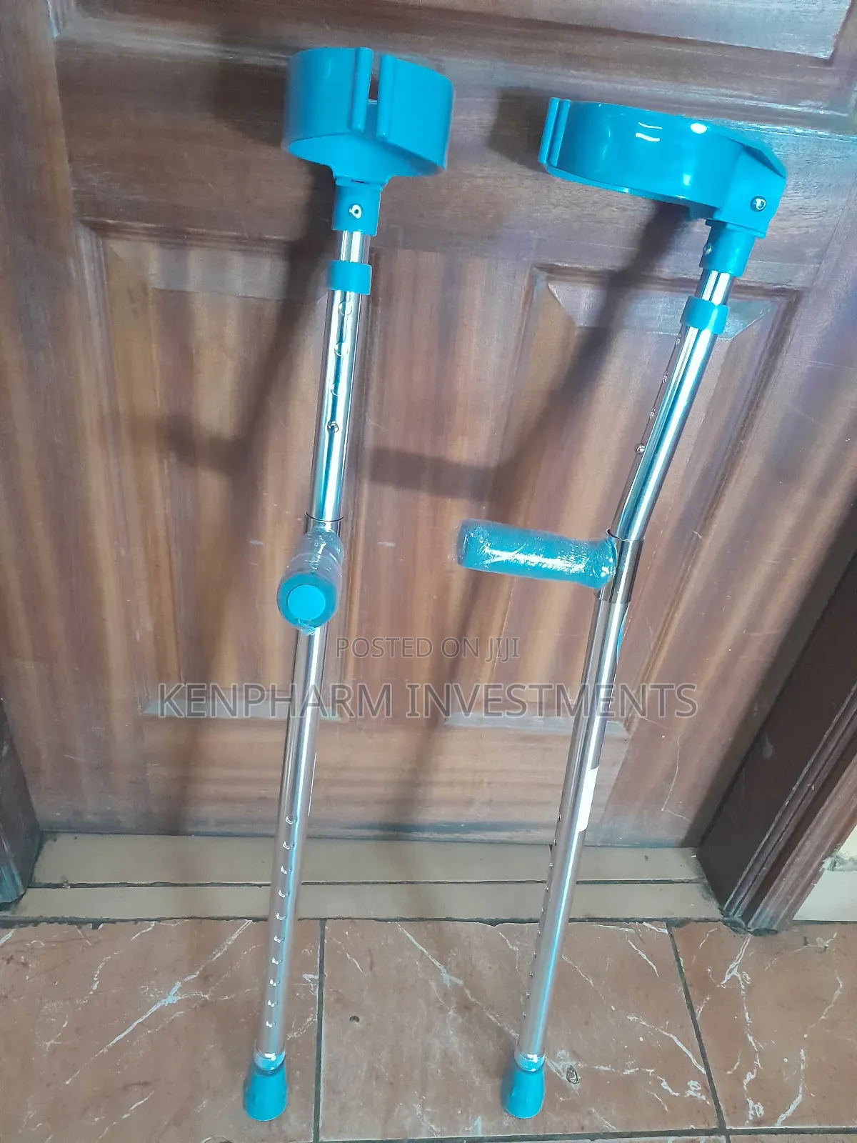 Elbow Crutches Pair With Adjustable Height Slots