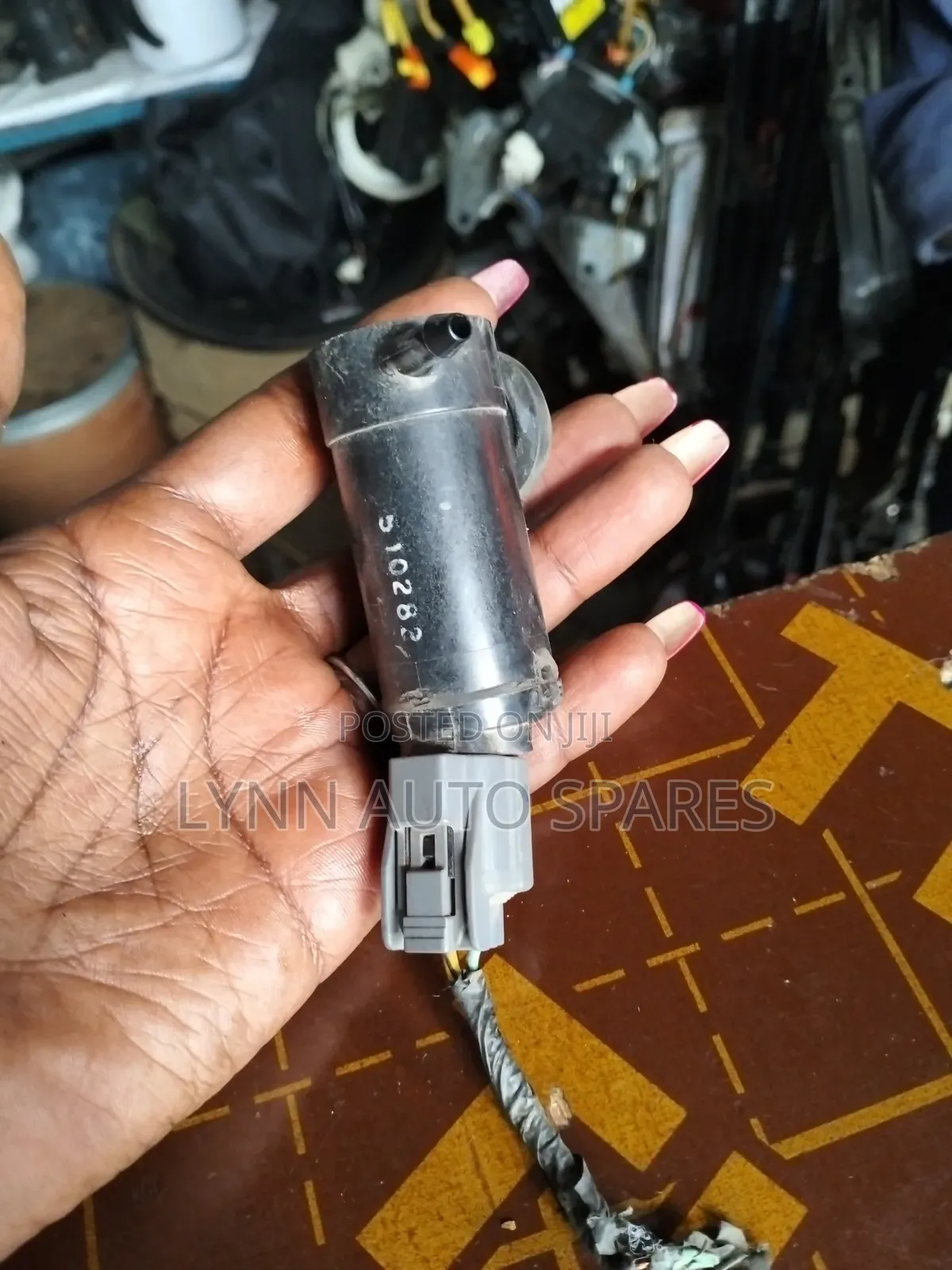 Toyota Fielder/110/100 Washer Bottle Morter