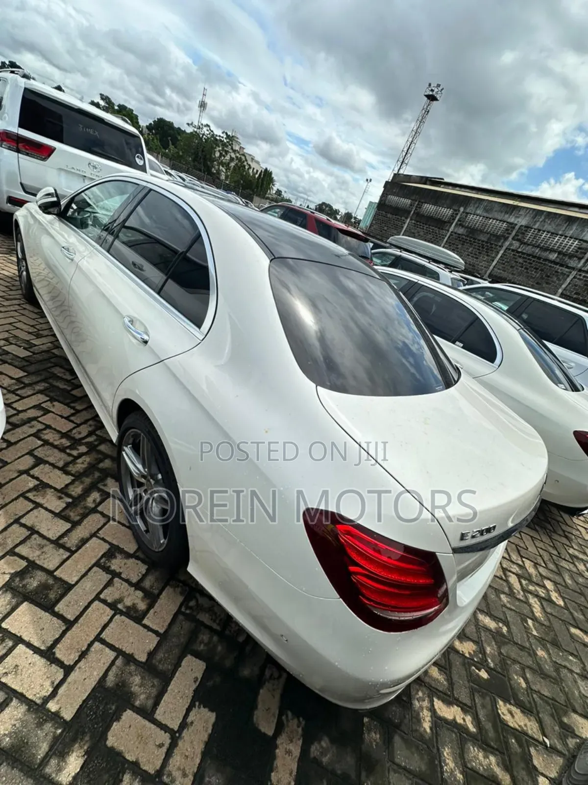 Mercedes-Benz E200 2018 Off white