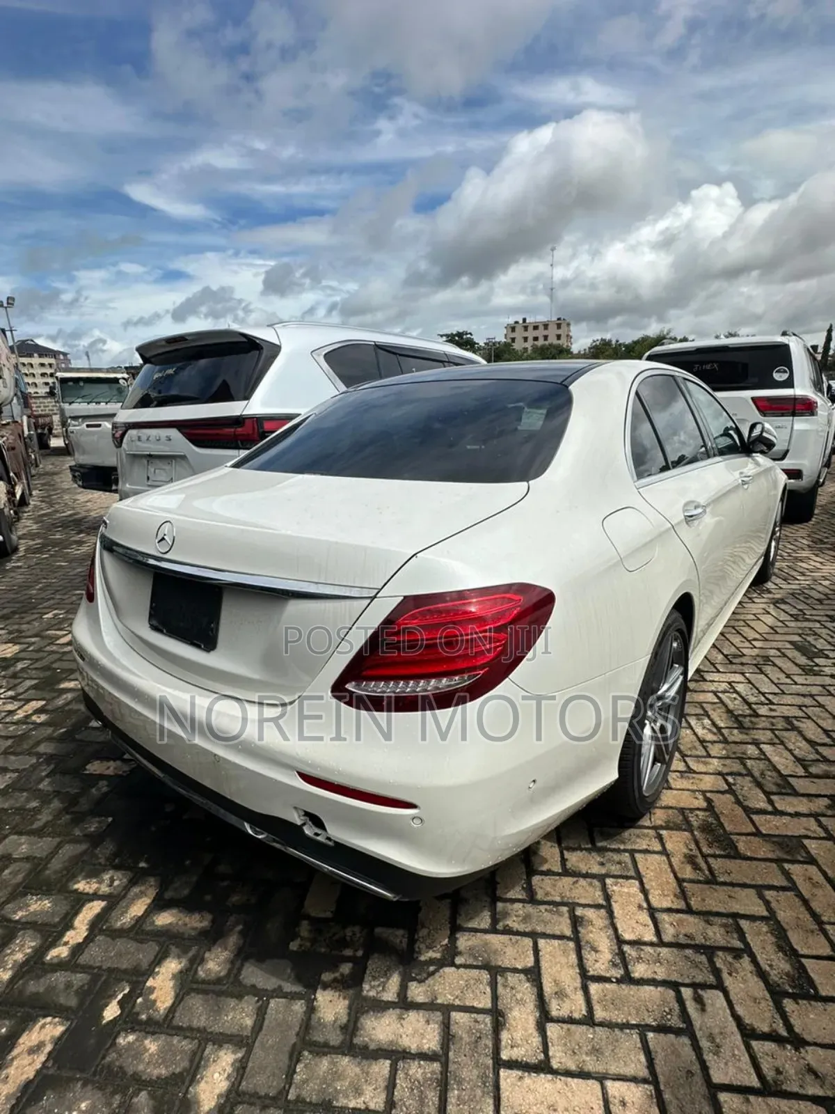Mercedes-Benz E200 2018 Off white