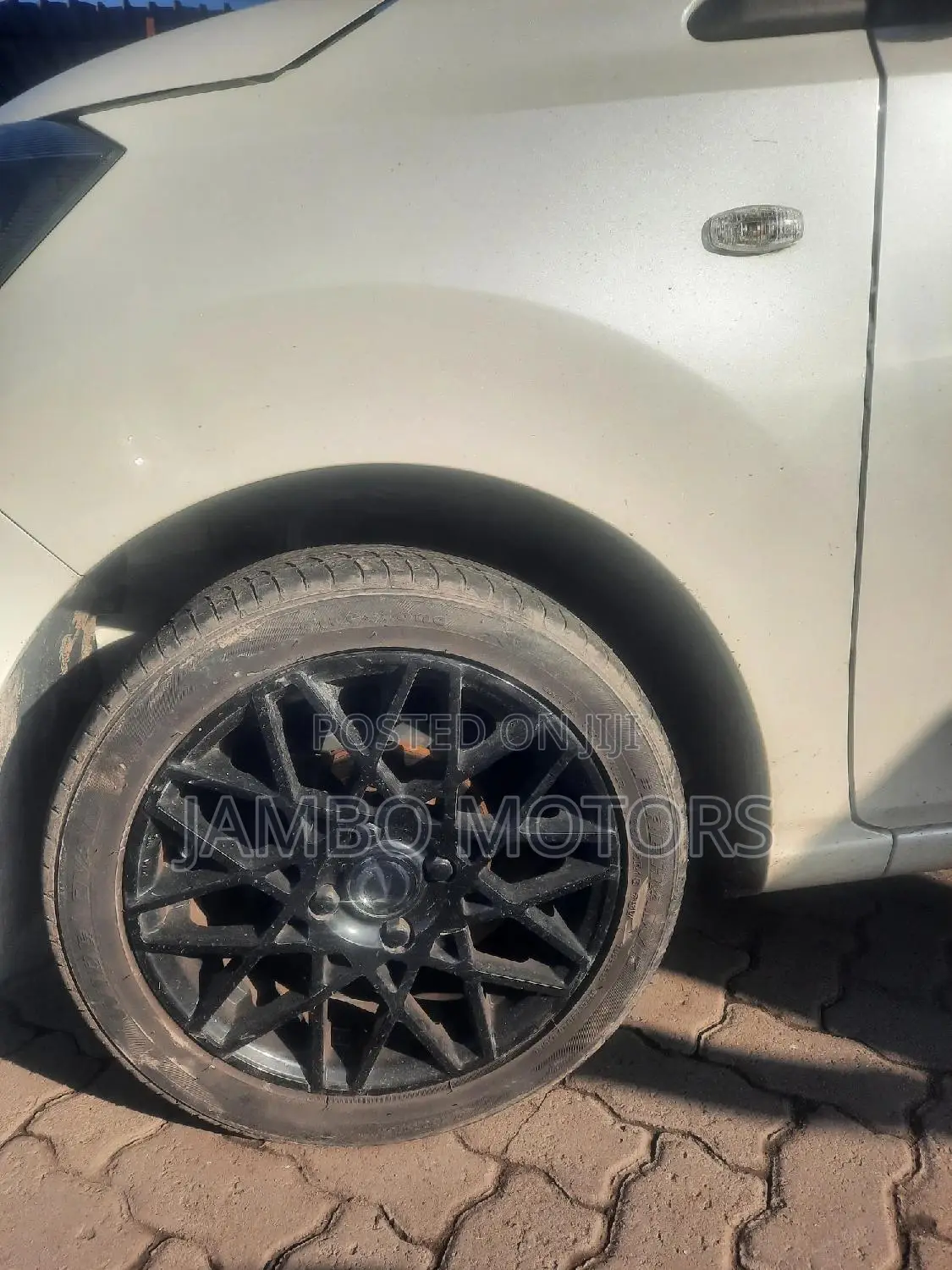 Daihatsu Mira 2017 White