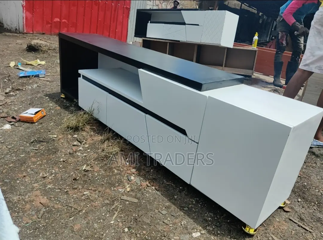 White Black Tv Stand (6FT)