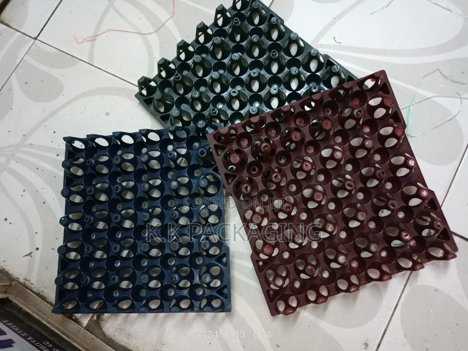 Ventilated Plastic (30pcs ) Trays