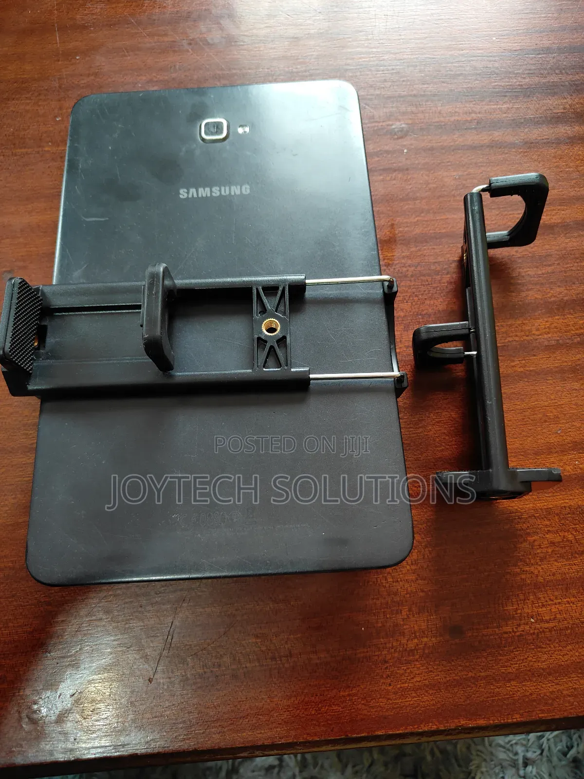 Tripod Tablet/Phone Holder : Universal Holder