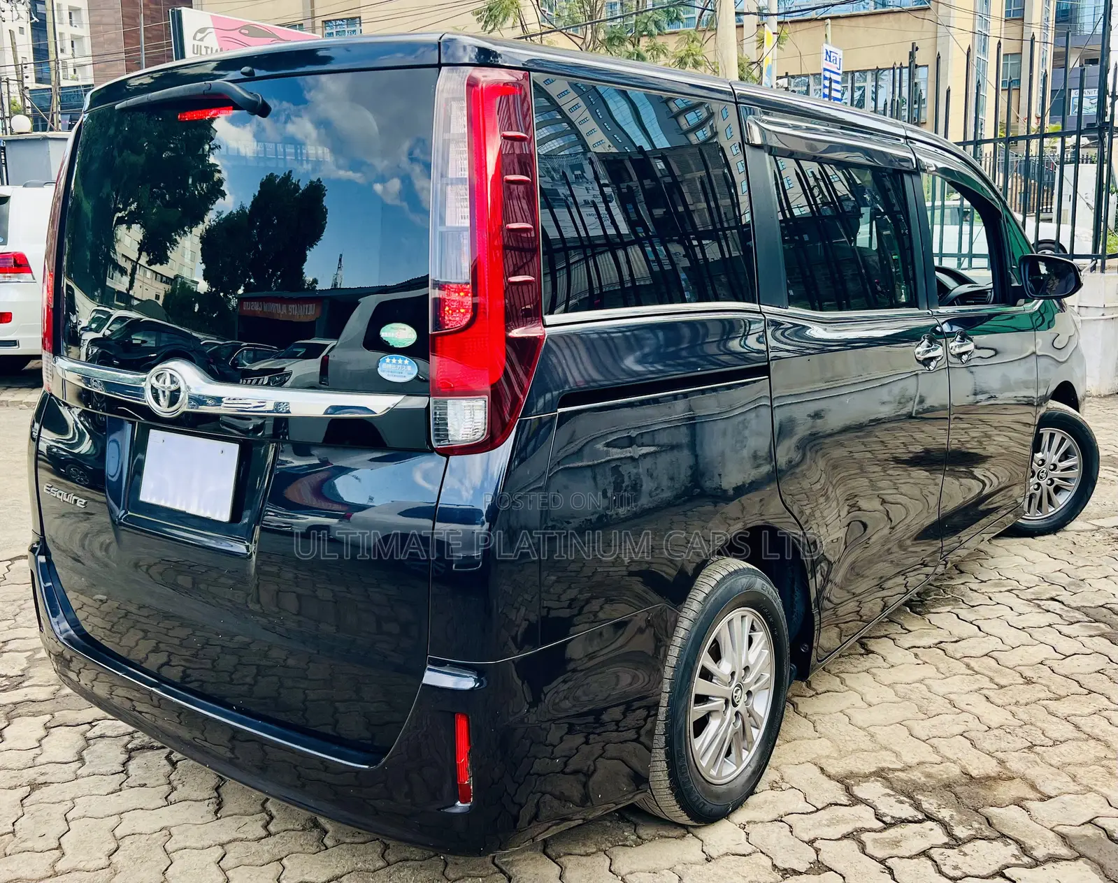 Toyota Esquire 2.0 FWD (7 seater) 2017 Purple