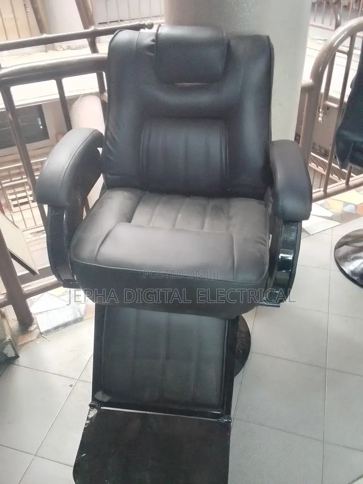 Barber Sit/ Kinyozi Seat