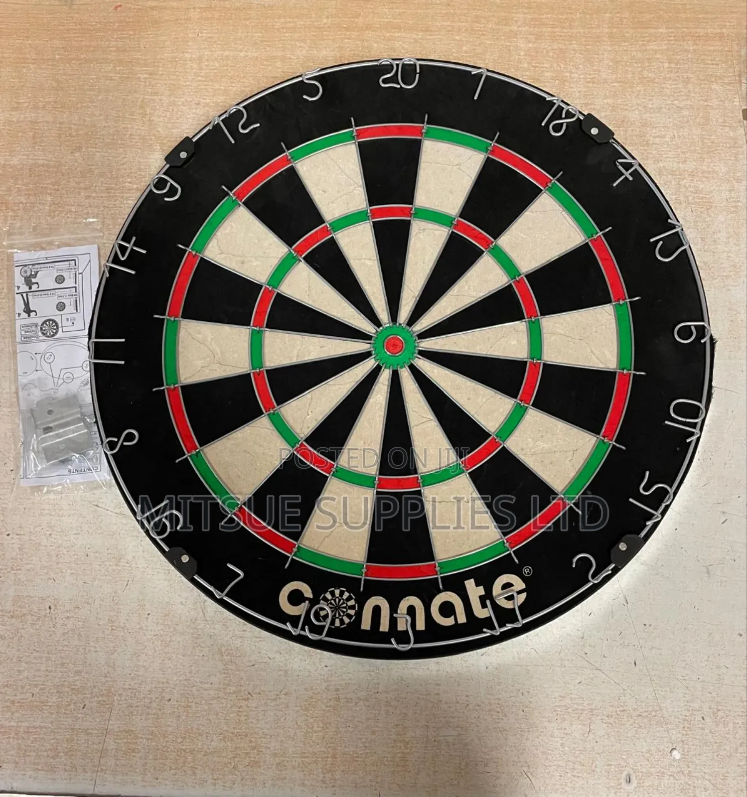 Connate Dartboard With Set Of 3 Kwiz