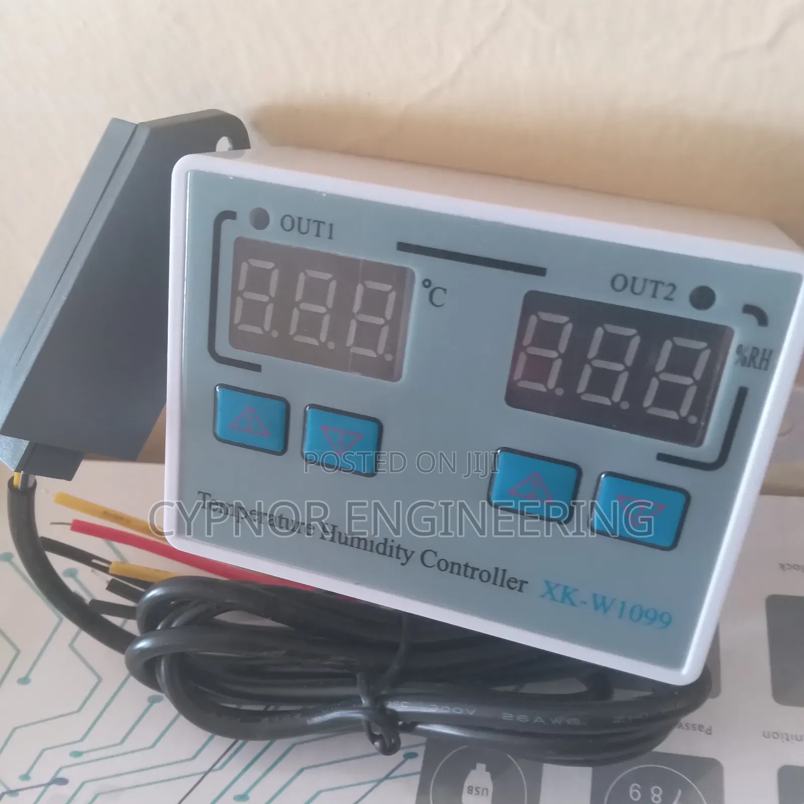 Room Thermostat With Hygrometet Control
