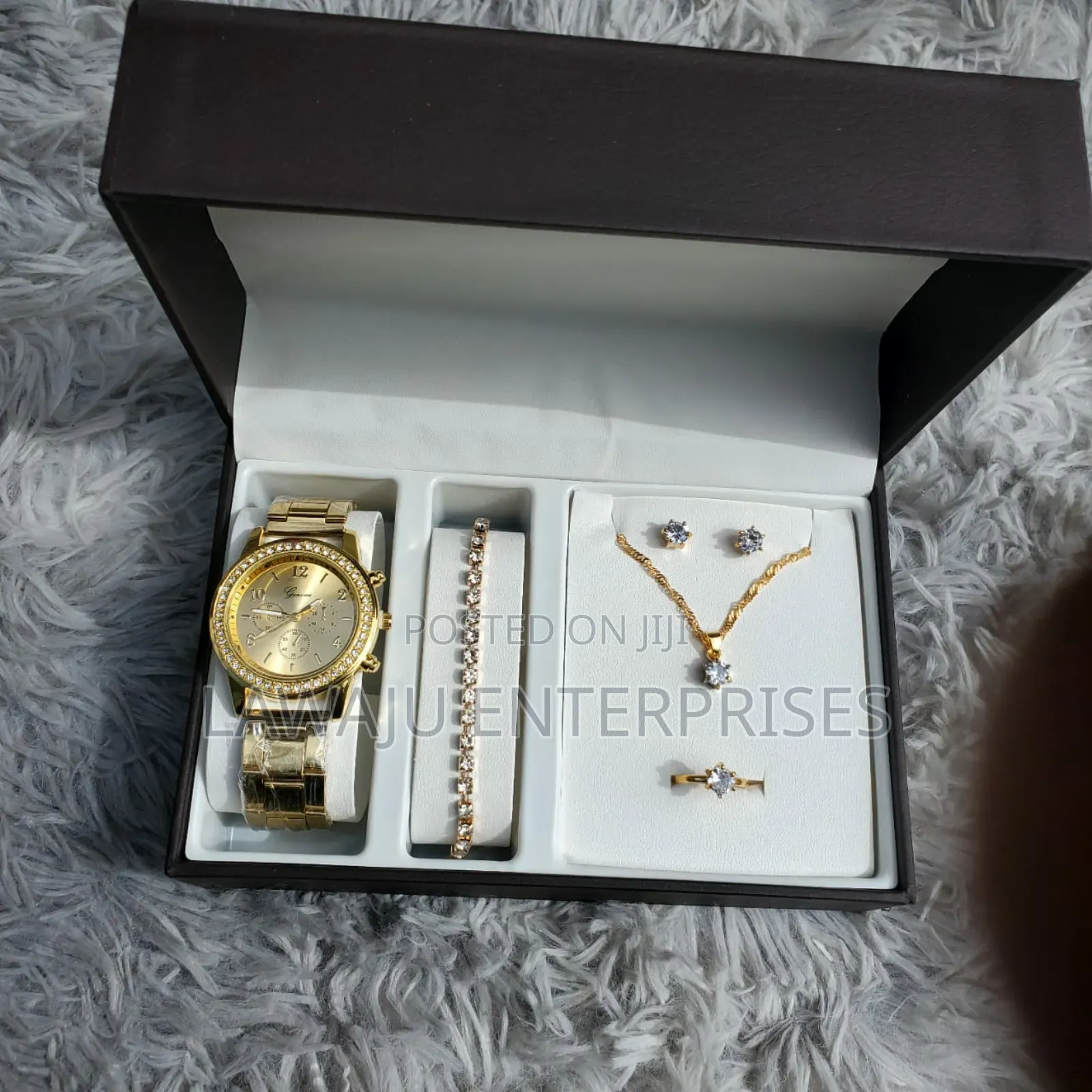 Gold Women's Watch Bracelet Set