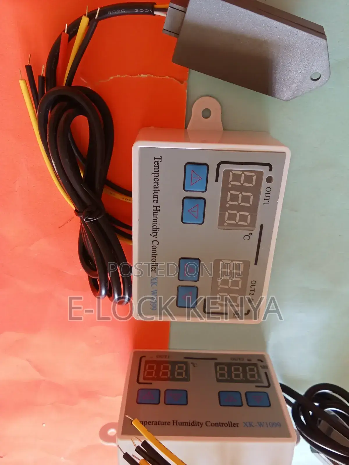 Room Hygrometer With Thermostat Control