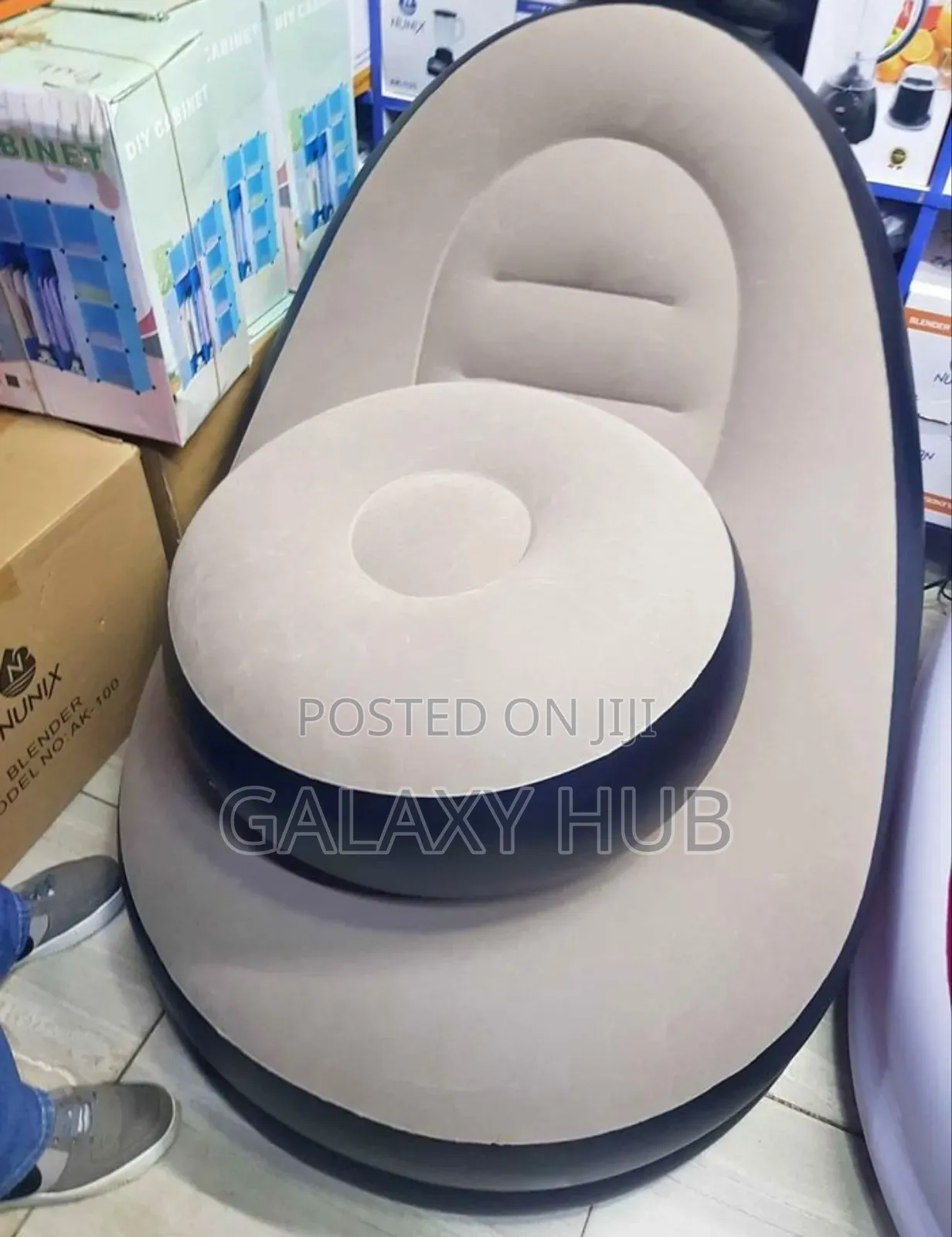 Inflatable Seat With Footrest