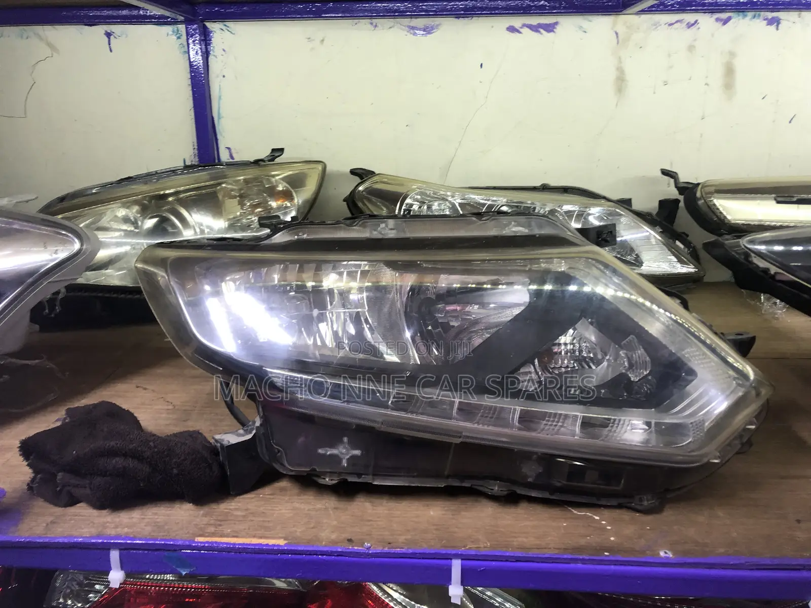 Nissan Xtrail Nt32 Non Xenon Headlight