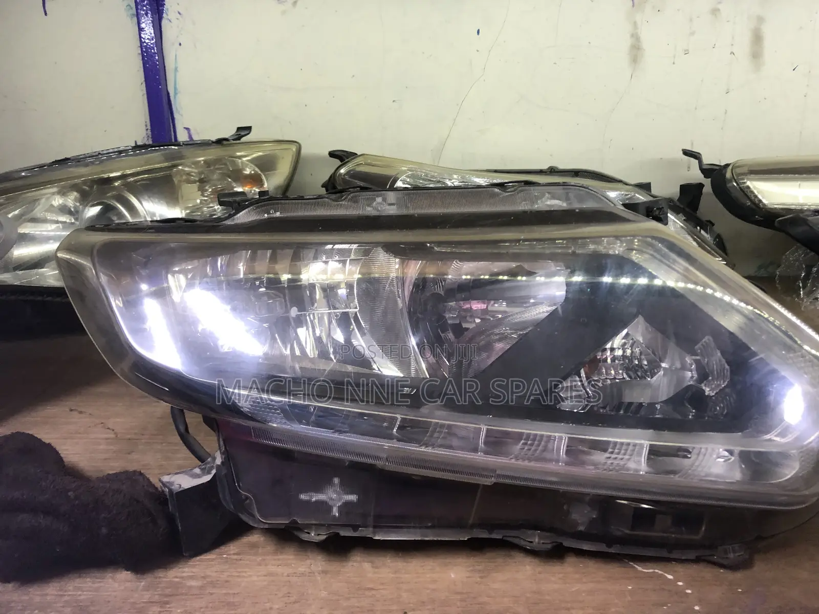 Nissan Xtrail Nt32 Non Xenon Headlight