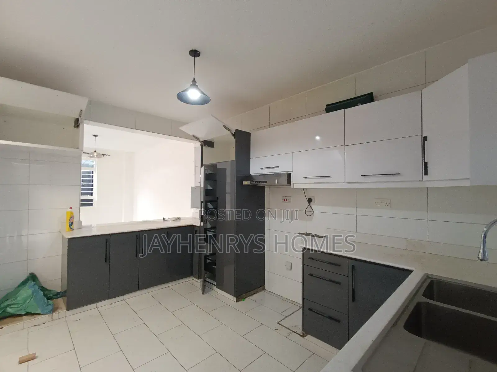 5bdrm Maisonette in Varsityville, Kamakis for rent