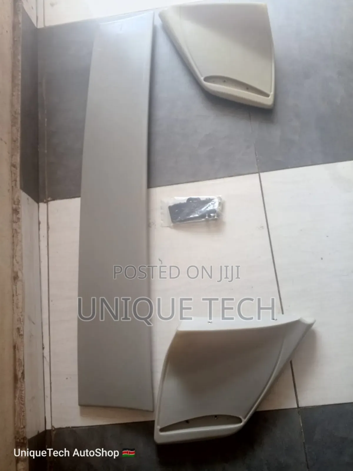 Universal Sport Design Saloon Car Spoiler _Toyota , Subaru