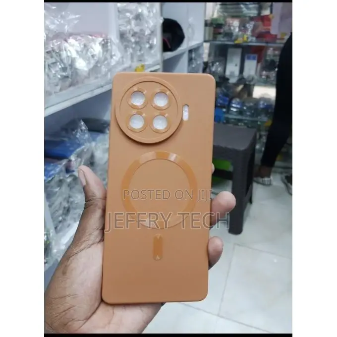 Silicon Tecno Spark 20 Pro Plus Case)Phone Cover