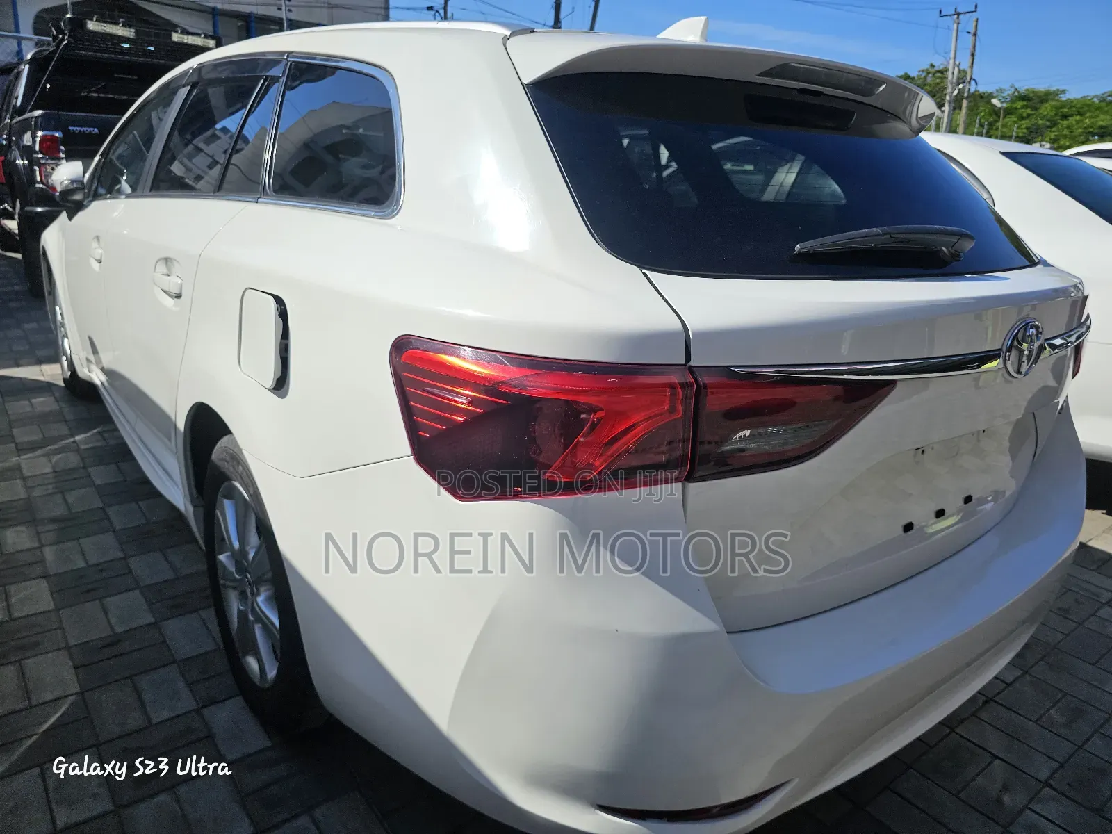 Toyota Avensis 2017 White