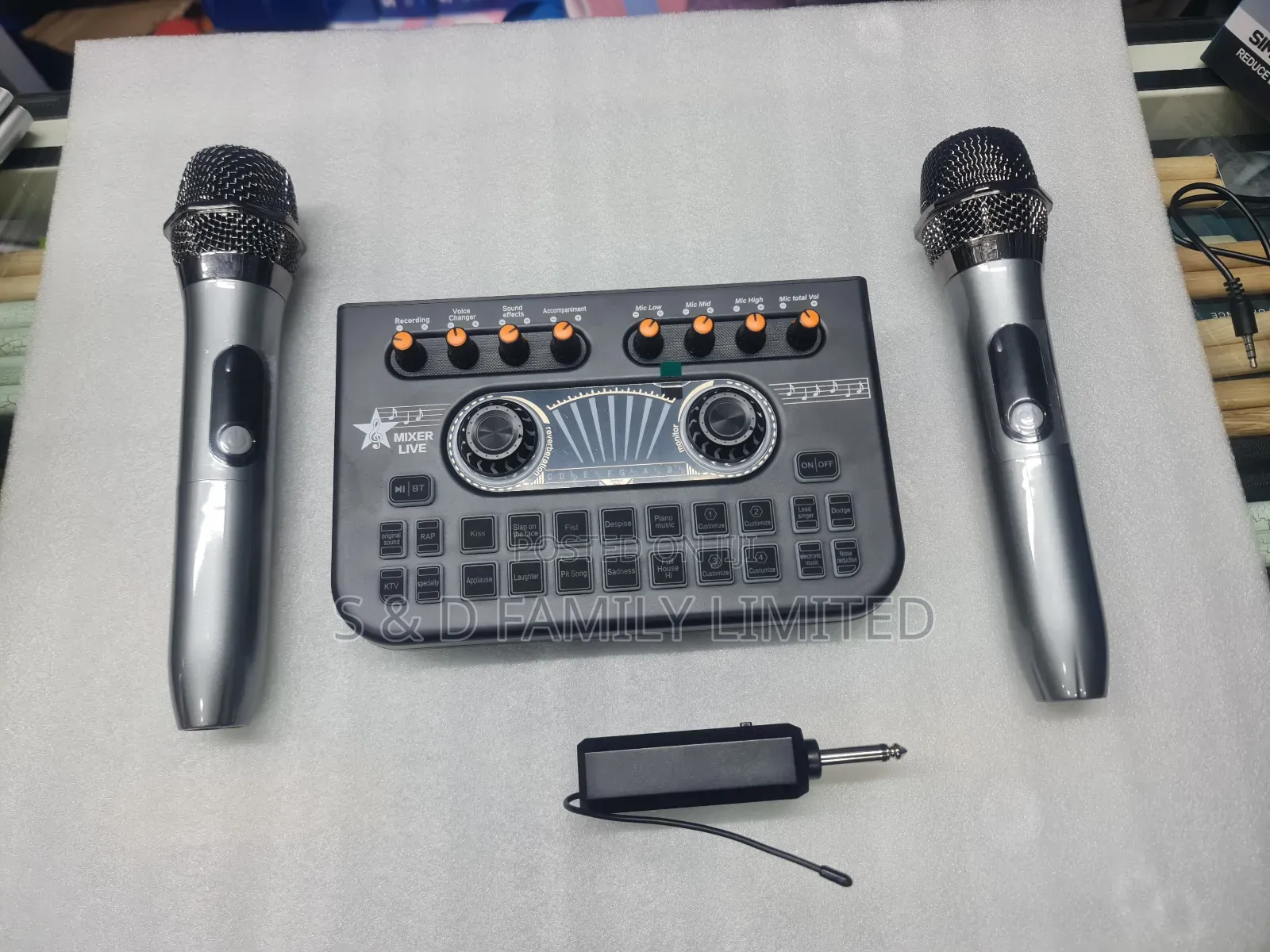 XY 2 Channels Soundcard Rechargeable Wireless Microphone