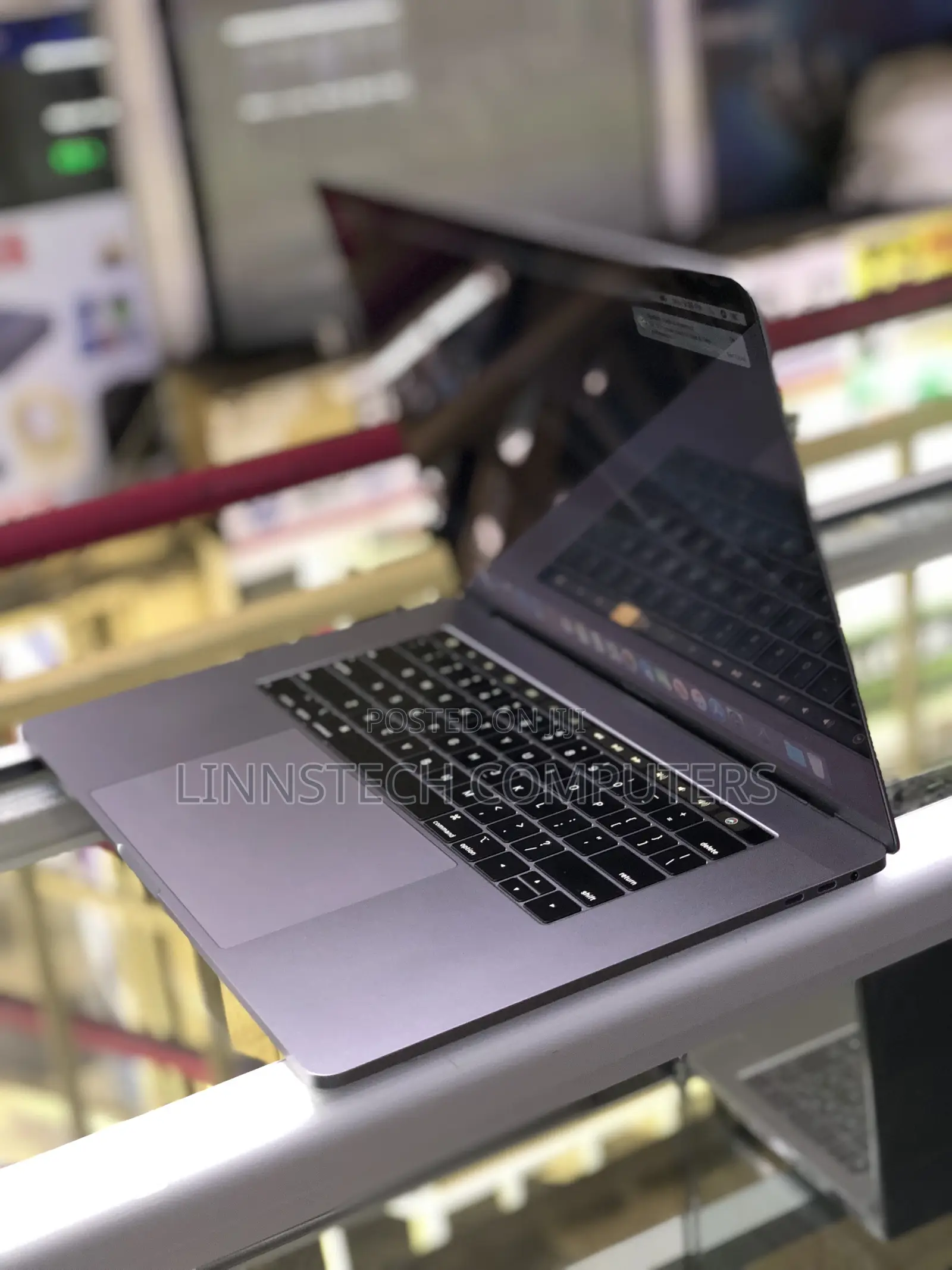 Laptop Apple MacBook Pro 2018 32GB Intel Core I7 SSD 512GB