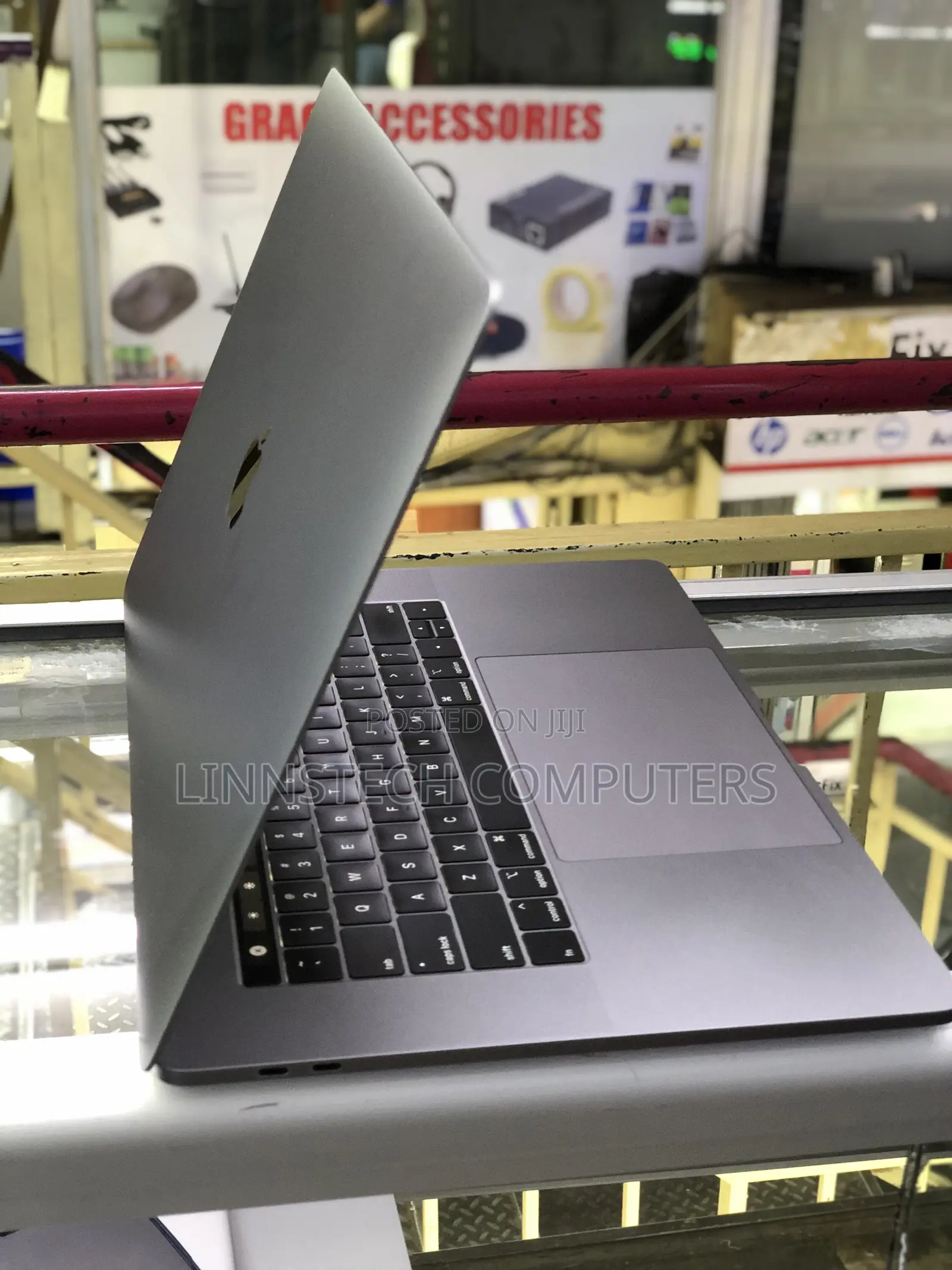 Laptop Apple MacBook Pro 2018 32GB Intel Core I7 SSD 512GB