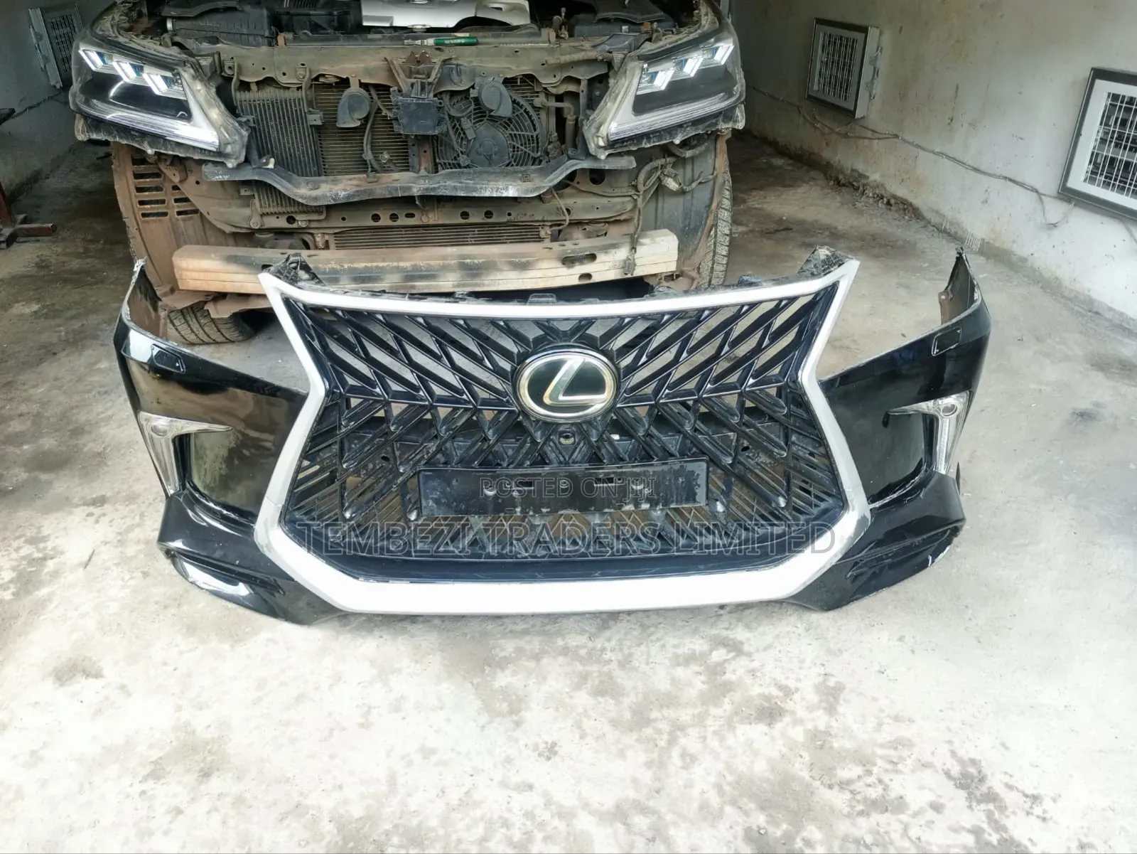 Front Bumper Lexus 570 Model Without Grill