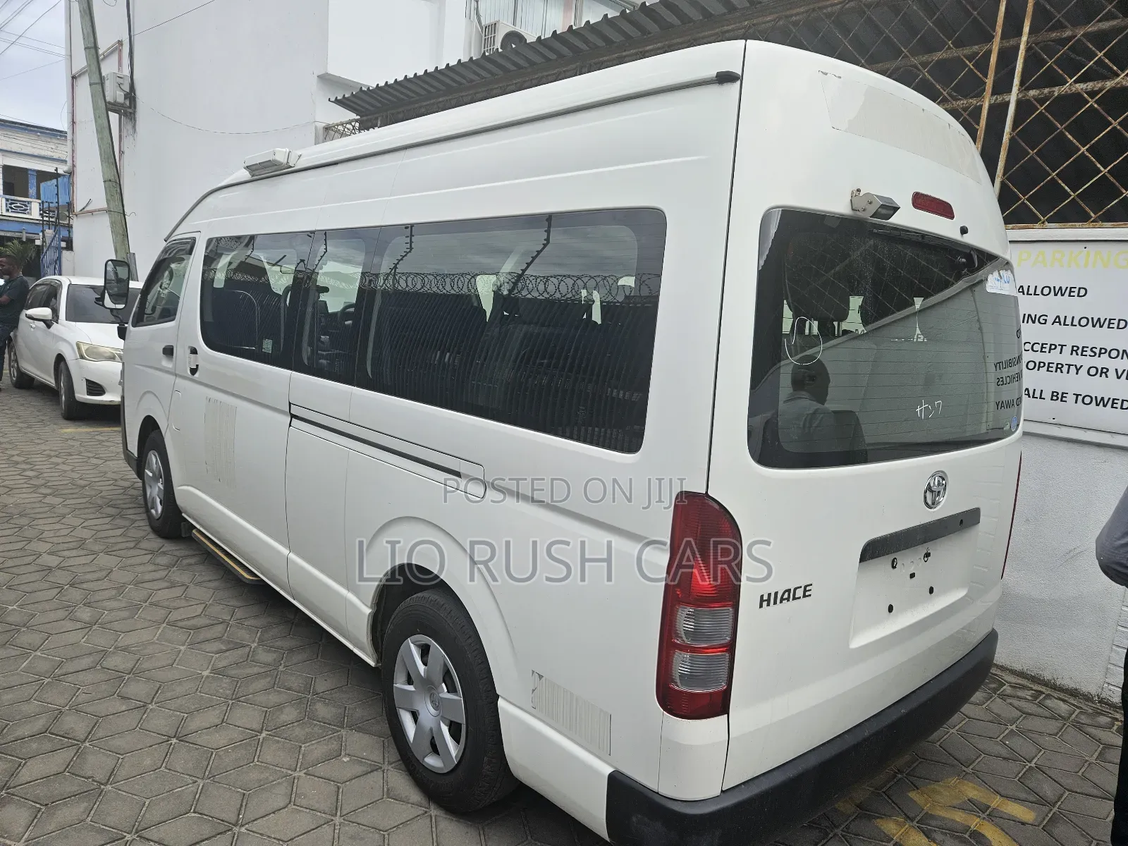Toyota HiAce 2018 White