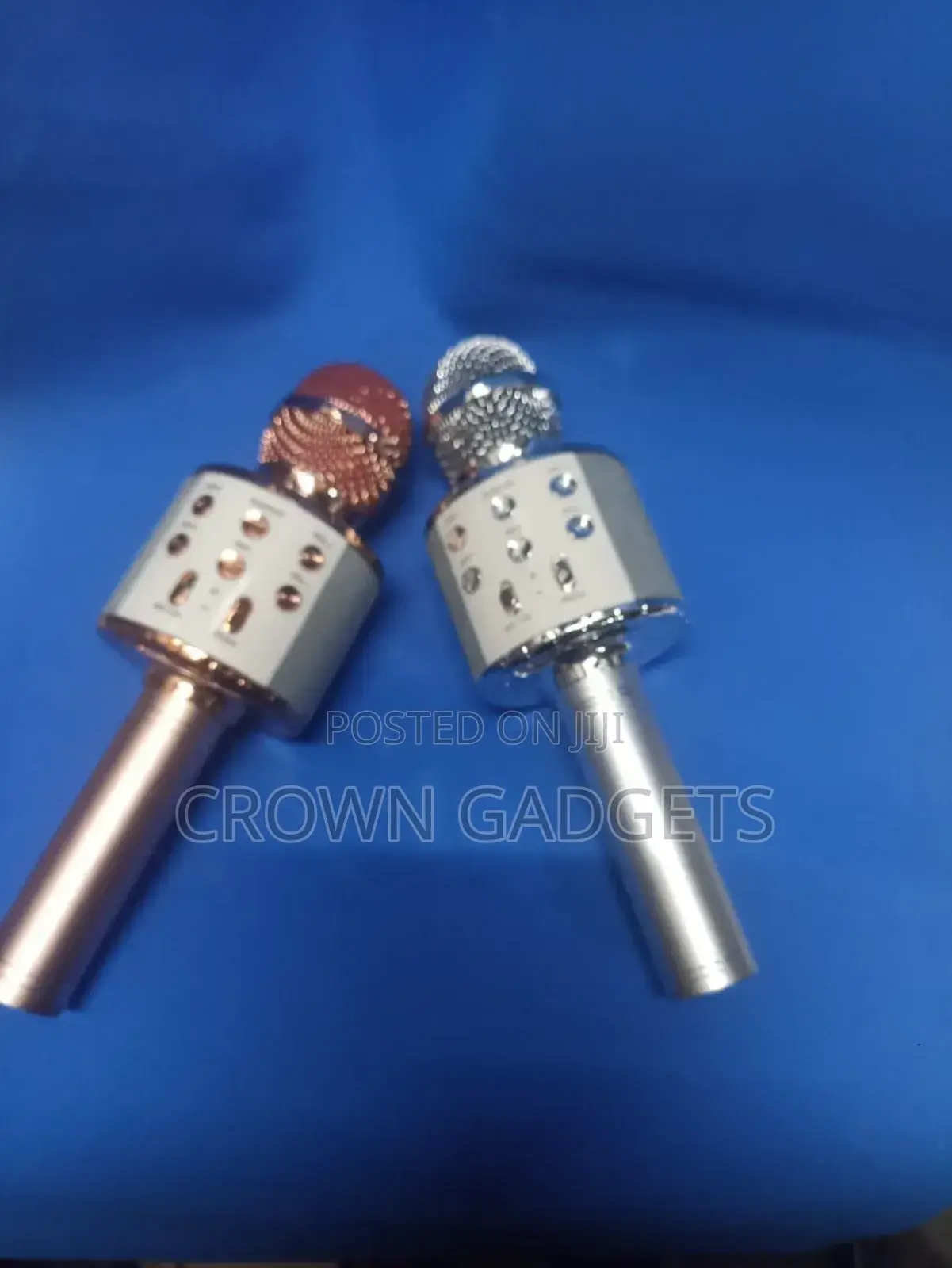 Karaoke Microphone With Led Light and Bluetooth Connection