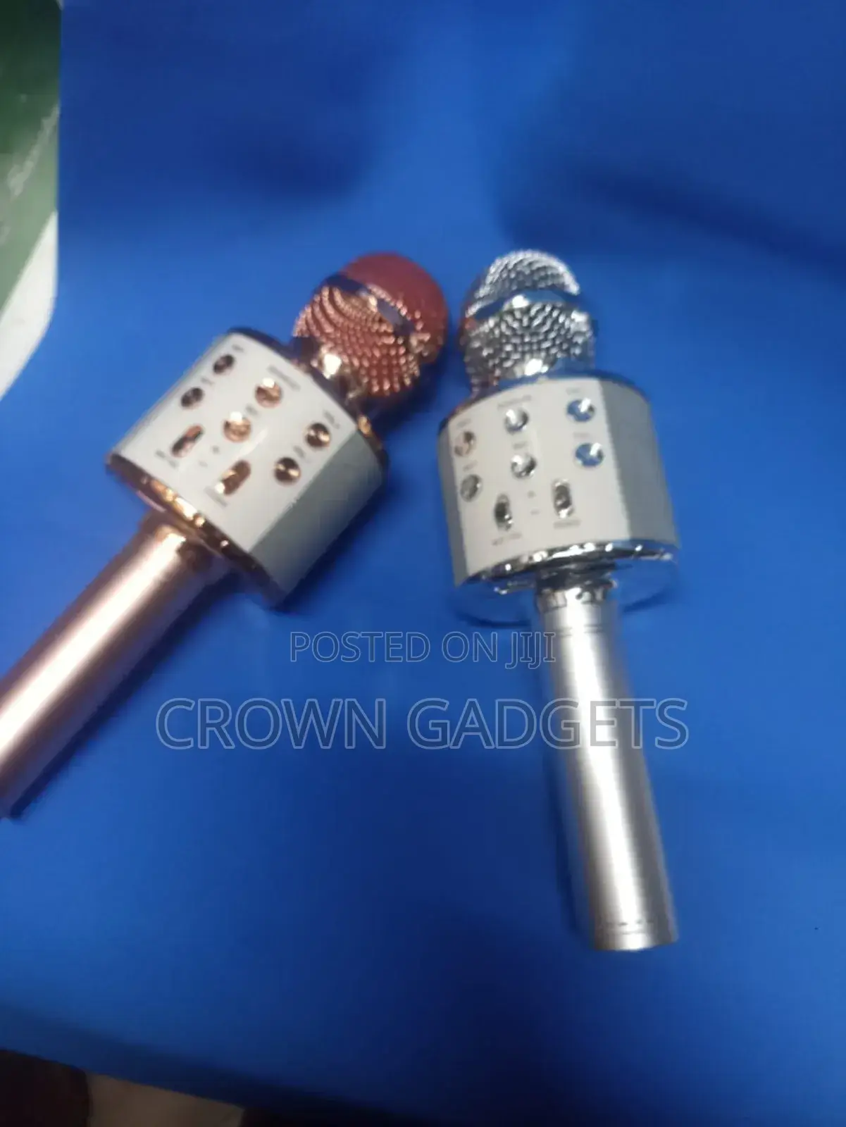 Karaoke Microphone With Inbuilt Speaker and Bluetooth.