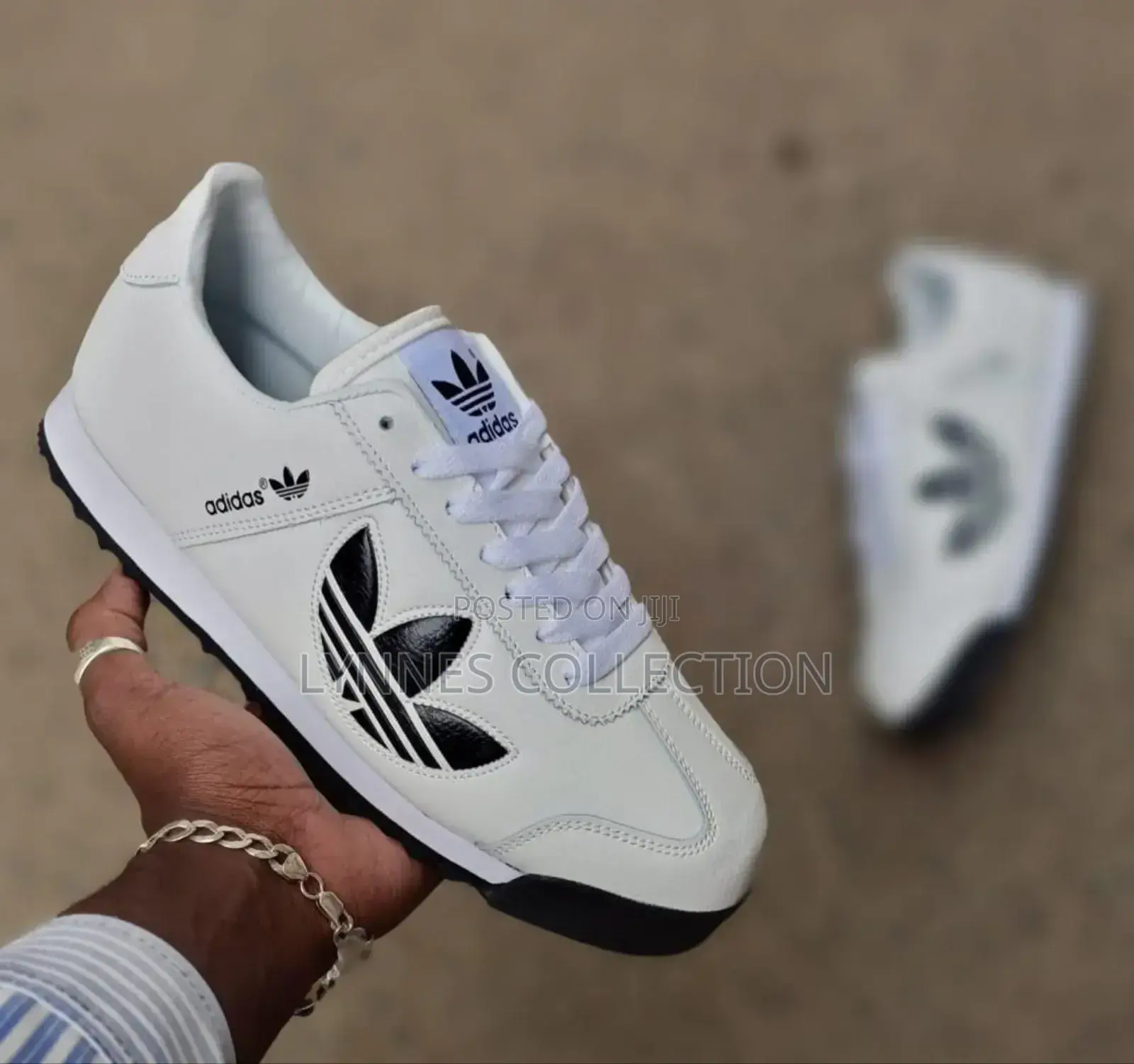 Adidas Sneakers