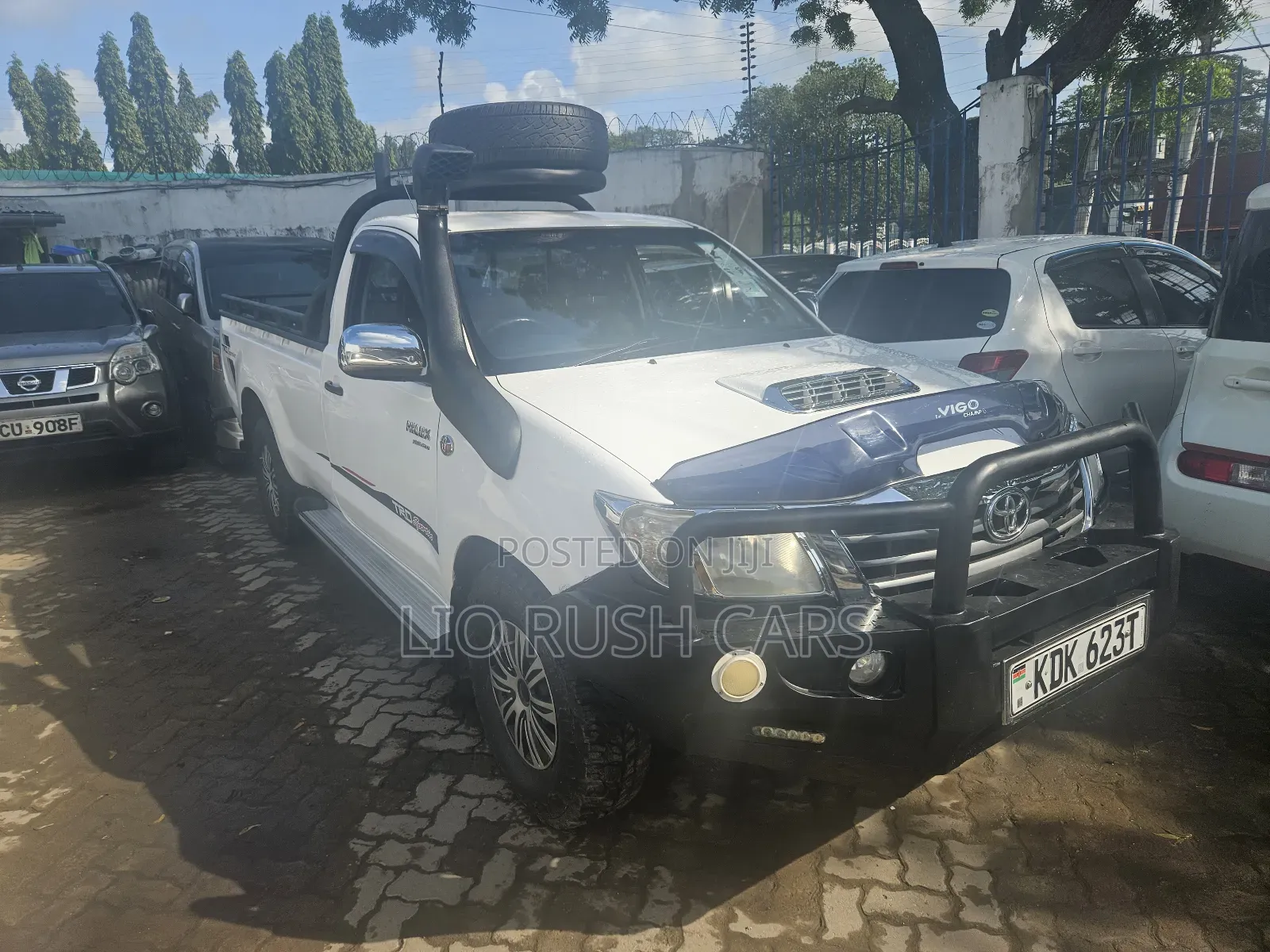 Toyota Hilux 2015 White
